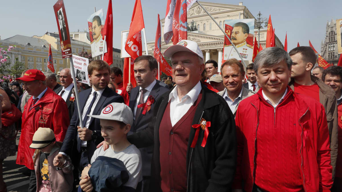 Russia's Communist party (KPRF) leader Gennady Zuganov (C) takes part in a demonstration in Moscow, Russia, 09 May 2019. Russia marked the 74th anniversary of the victory over Nazi Germany in World War II. 