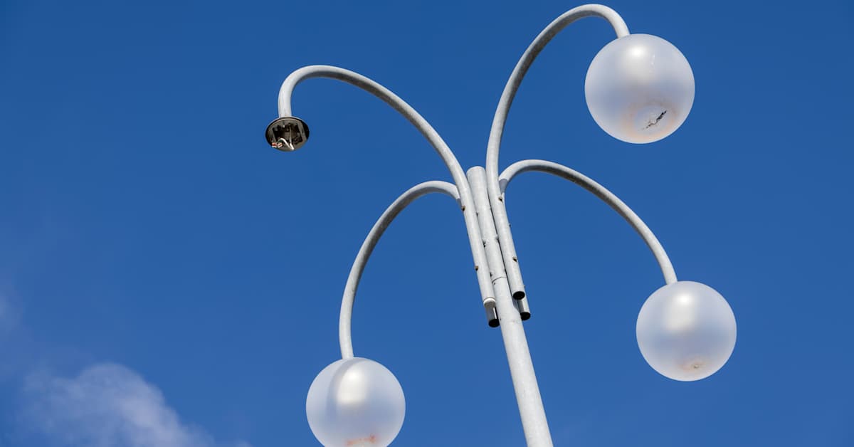 Jyväskylän maamerkin valot vaurioituivat myräkässä – video näyttää, kuinka johdot roikkuvat tuulen mukana