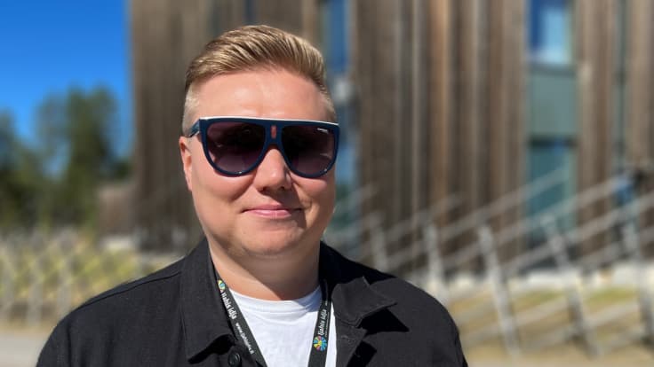 Alkuperäiskansojen musiikkifestivaali Ijahis idjan tuottaja Oula Guttorm Inarissa kesäkuussa 2022. 