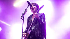 Lzzy Hale på scenen på Tuska 2019.