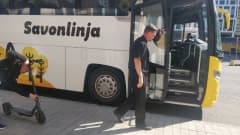 Kuvassa on Savonlinja Oy:n bussi. 
