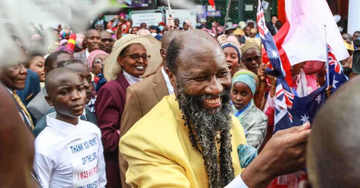 Ihmeparantamiset eivät ole ongelma, mutta homojen syrjinnässä menee raja – Vantaa sallii kiistellyn tilaisuuden koululla