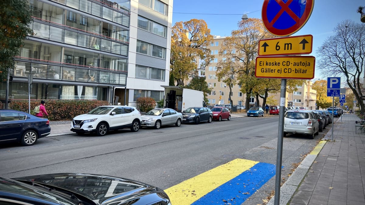 Місто Турку не прибиратиме прапор України, намальований на ...