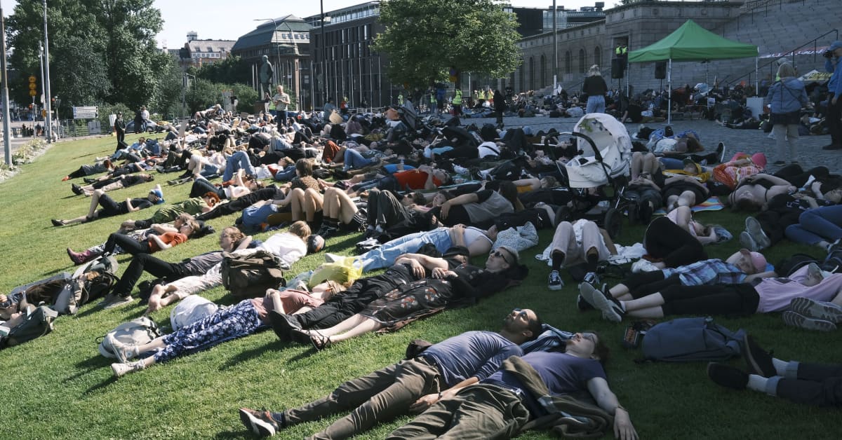 Hundreds support Finland's "most vulnerable" at protest of government's ...