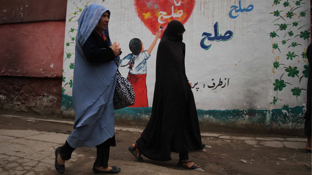 Arriba 32+ imagen naisten asema afganistanissa