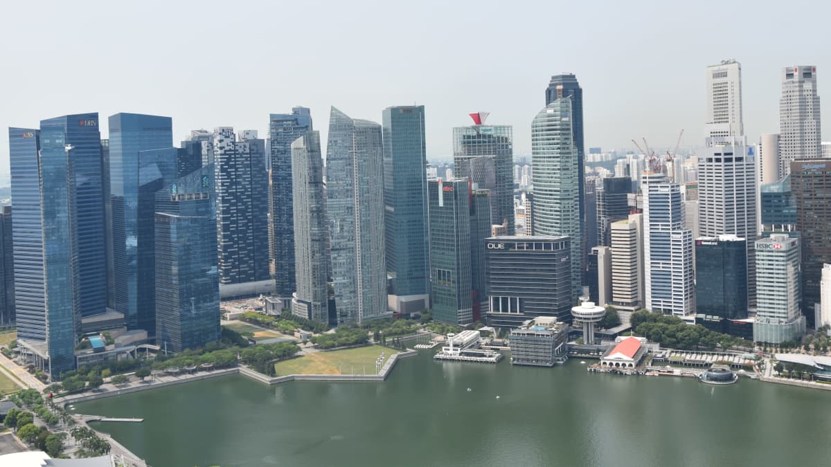 Singapores skyline.