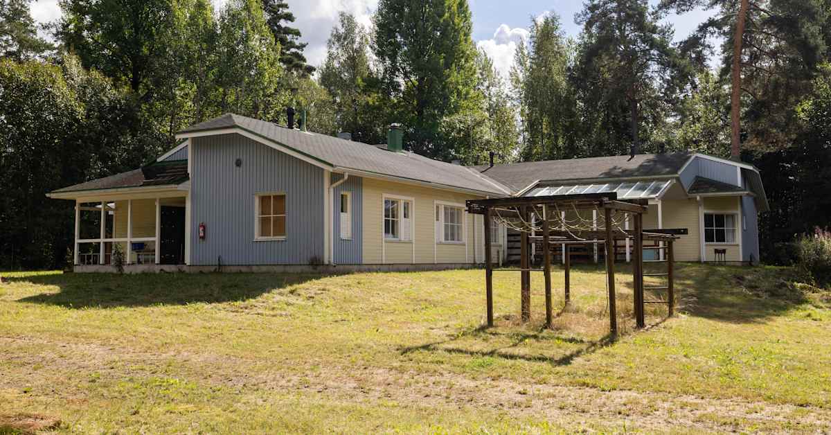 Leirikeskus 20 kilometrin päässä itärajasta siirtyi venäläisten haltuun – nyt ministeriö vaatii kaupan purkua