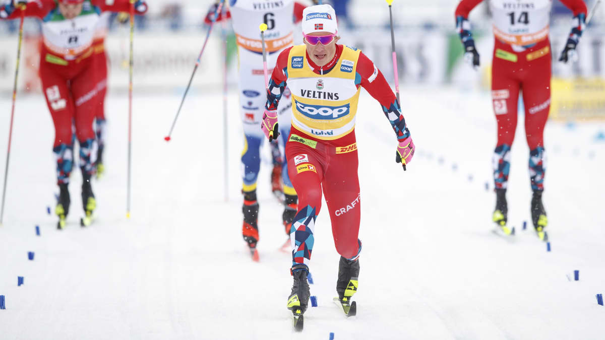 Johannes Hösflot Kläbo hiihtää voittoon.