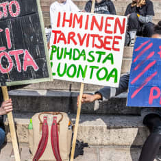 Opiskelijoiden ilmastolakko Senaatintorilla 5.4.2019.