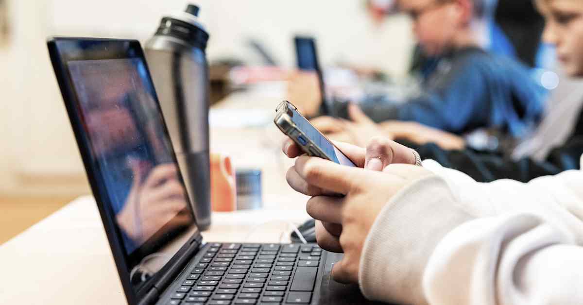 Image for article Fewer Finnish parents buying smartphones for grade schoolers