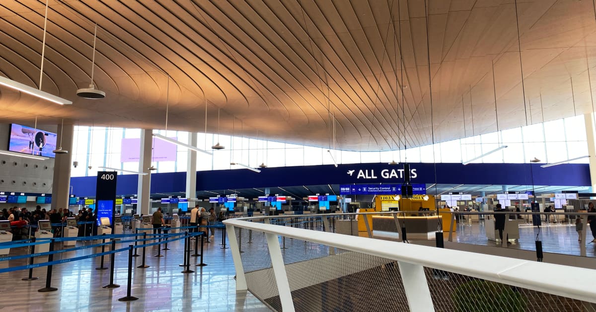 Helsinki Airport to toss out travelsized bottle requirements by summer
