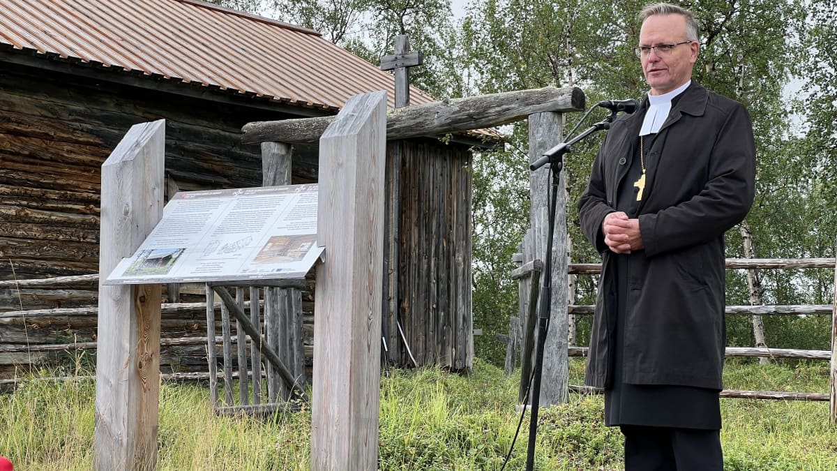 Arkkipiispa Tapio Luoma Utsjoella. 