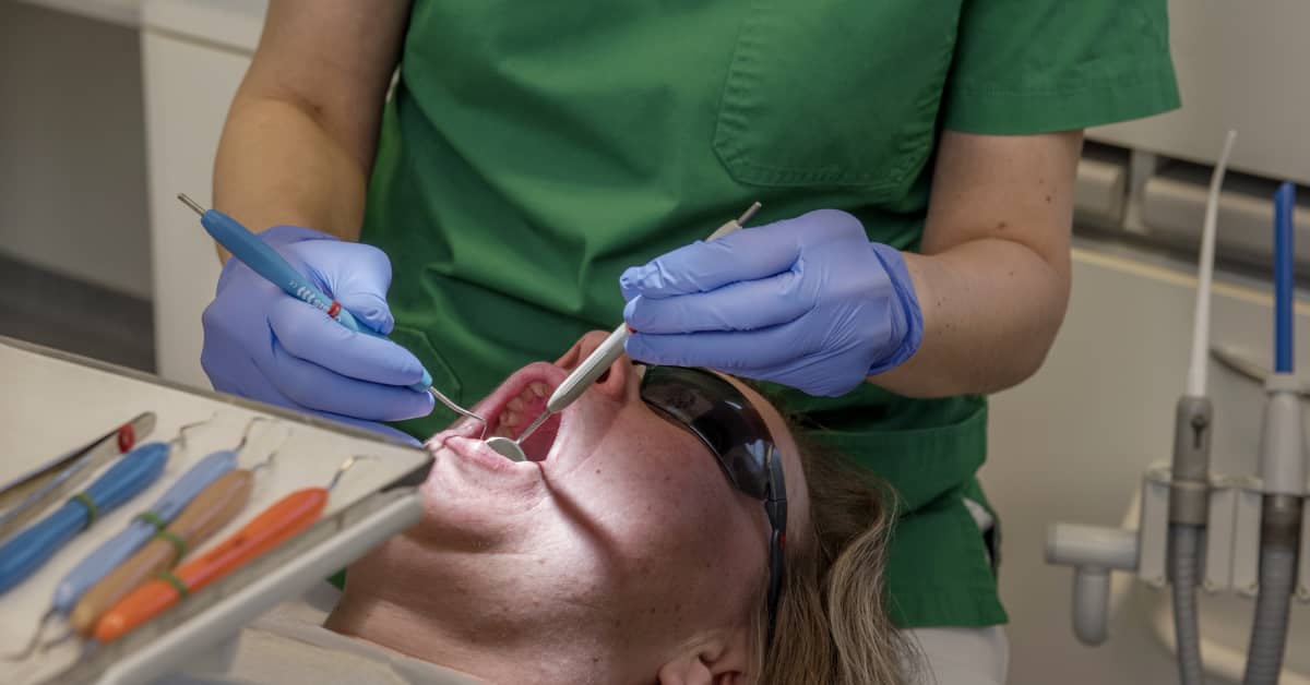 Helsinki dental services 'breaking the law' as thousands await