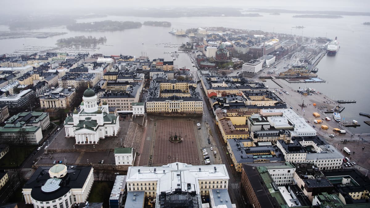 Ilmakuvassa on Helsingin Senaatintori toukokuussa 2021.
