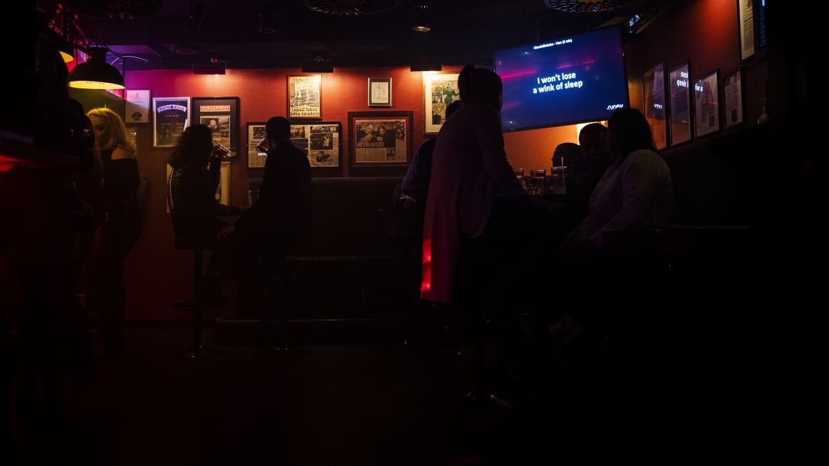 Yöelämää Helsingissä ravintola Pataässässä 15. lokakuuta.