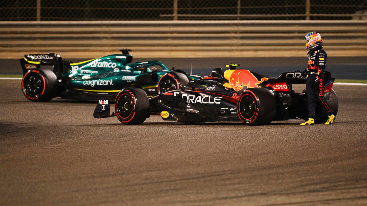 Sergio Perezin auto hyytyi radalle Bahrainissa.