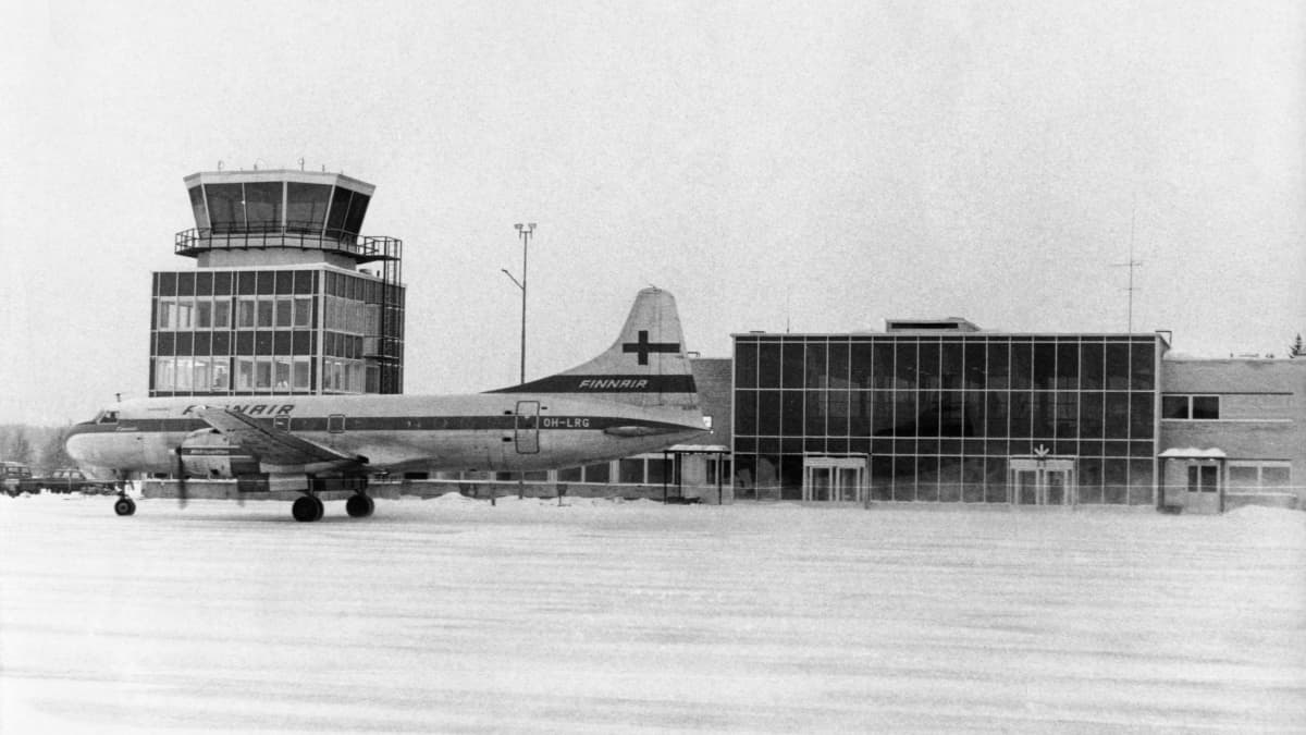 Kuopion lentoasema juhlii 80-vuotista taivaltaan keskellä ilmailun suurinta  kriisiä – kentän paikaksi oli vaihtoehtoja, mutta Siilinjärvi vei voiton
