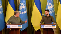 YK:n pääsihteeri Antonio Guterres ja Ukrainan presidentti Volodymyr Zelenskyi pitävät yhdessä tiedotustilaisuutta.