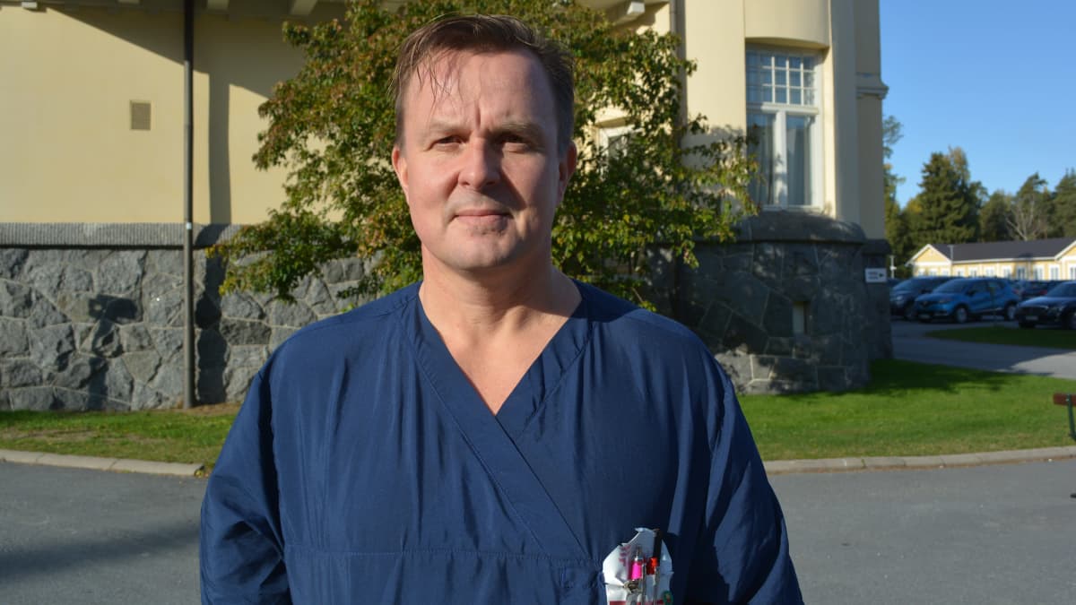 Kim Yli-Pelkola, Tehys huvudförtroendeman i Jakobstad och biträdande avdelningsskötare på jouren på Malmska sjukhuset.