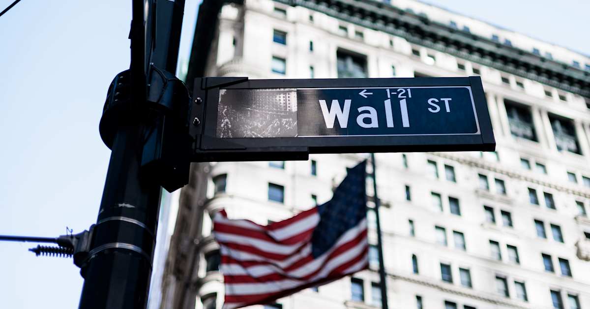 US Economy Faces Turbulence as Tariff Policies Spark Unexpected Reactions