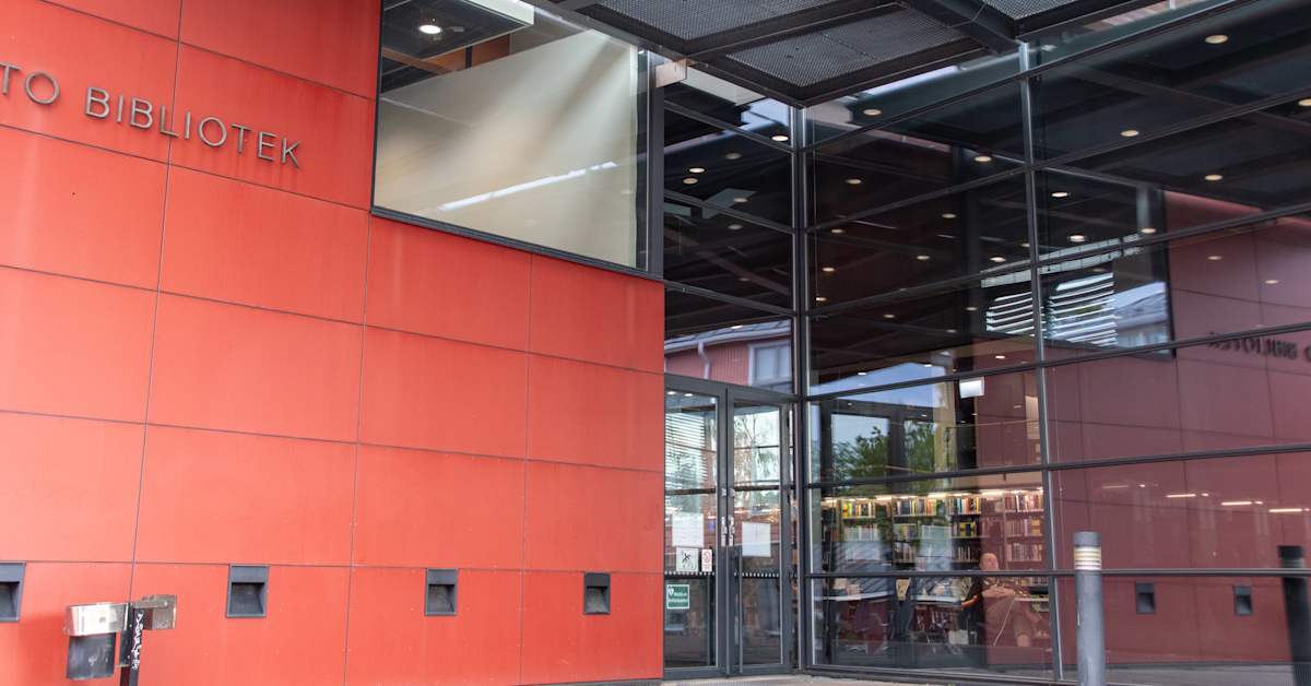 polisen-stoppade-rasisters-l-secirkel-i-borg-huvudbibliotek