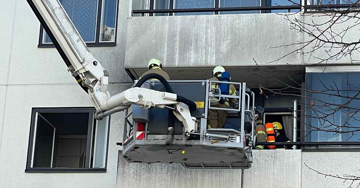 Kerrostalossa tulipalo Joensuun keskustassa – pelastuslaitos sammutustöissä 11 yksikön voimin