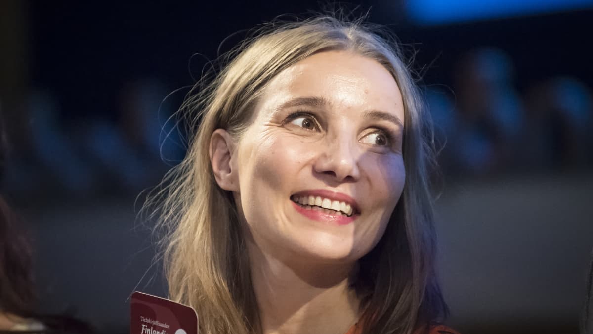 Vuoden 2019 tietokirjallisuuden Finlandia-voittaja Jenni Räinä