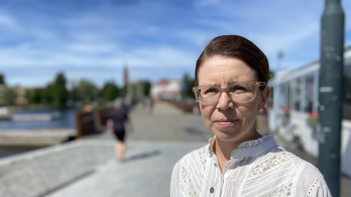 Liike Nytin valtuutettu Sanna Metsälä kuvattuna Savonlinnassa.