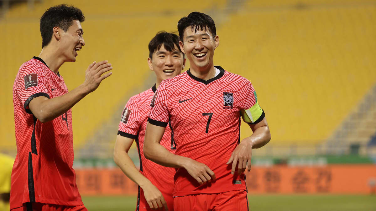 Aasian kenties paras jalkapalloilija, lontoolaisen Tottenhamin Heung-Min Son (numero 7) teki maalin Irakin verkkoon, kun  Etelä-Korea tiistaina 16.11.2021 voitti MM-karsintaottelun 3–0.