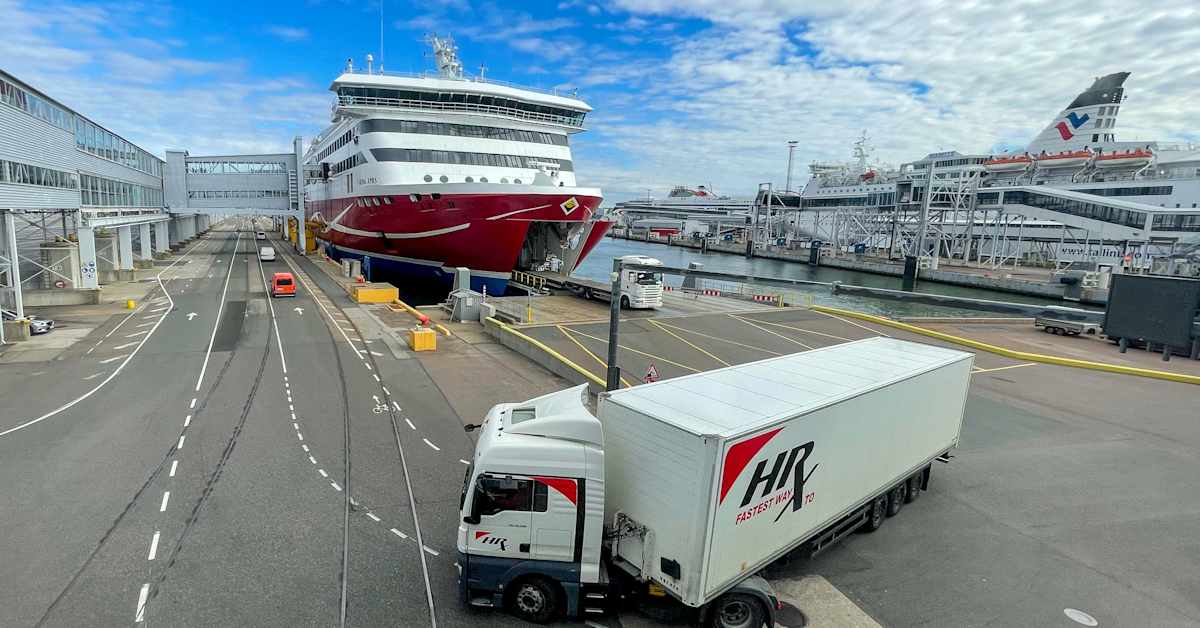 Viking Line väntar sig räkning på 25 miljoner euro för utsläpp ...