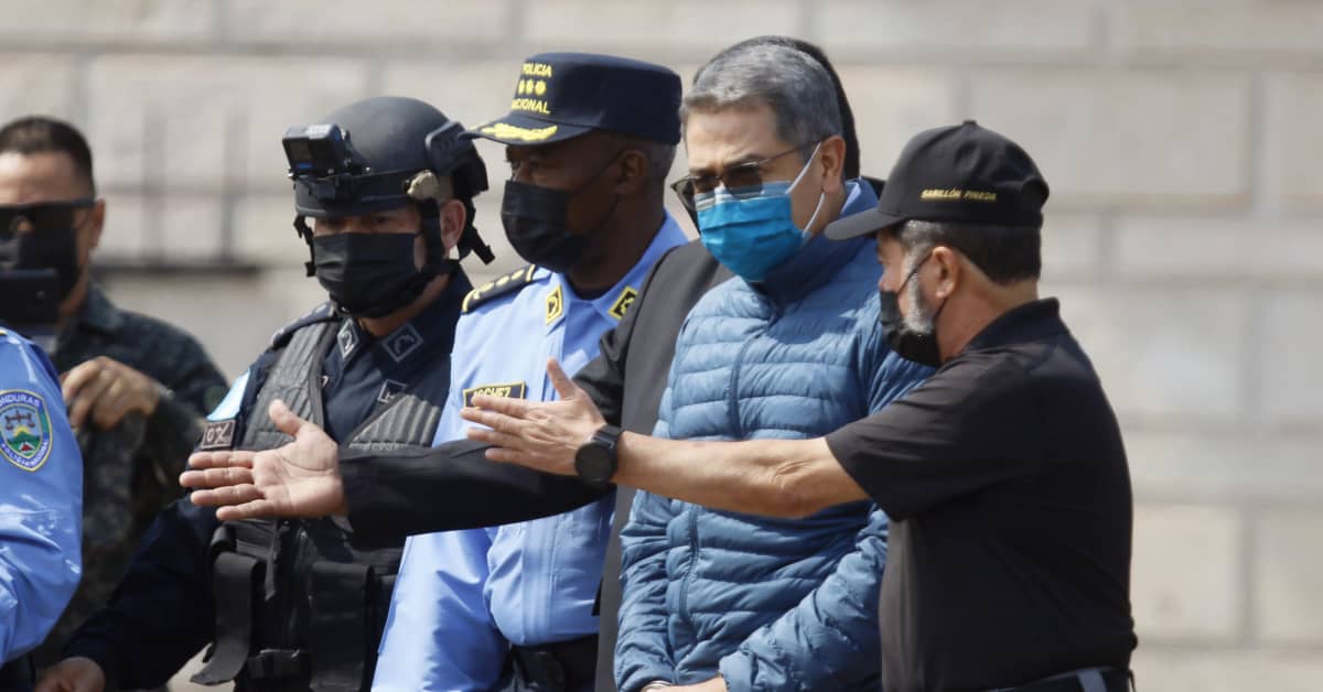 Huumekaupasta epäilty Hondurasin entinen presidentti luovutettiin Yhdysvaltoihin