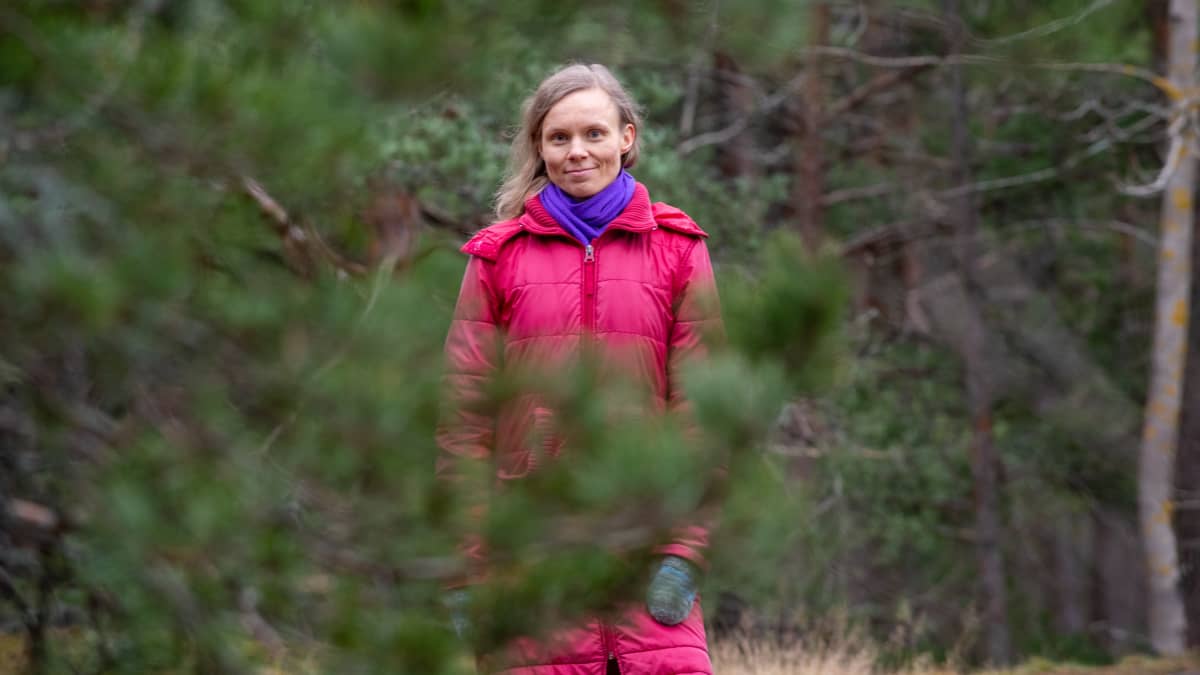 Suomalainen kirjailija ja Finlandian-palkinto voittaja Anni Kytömäki.