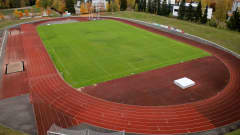 Yleisurheilu- ja jalkapallokenttä Kouvolan urheilupuistossa