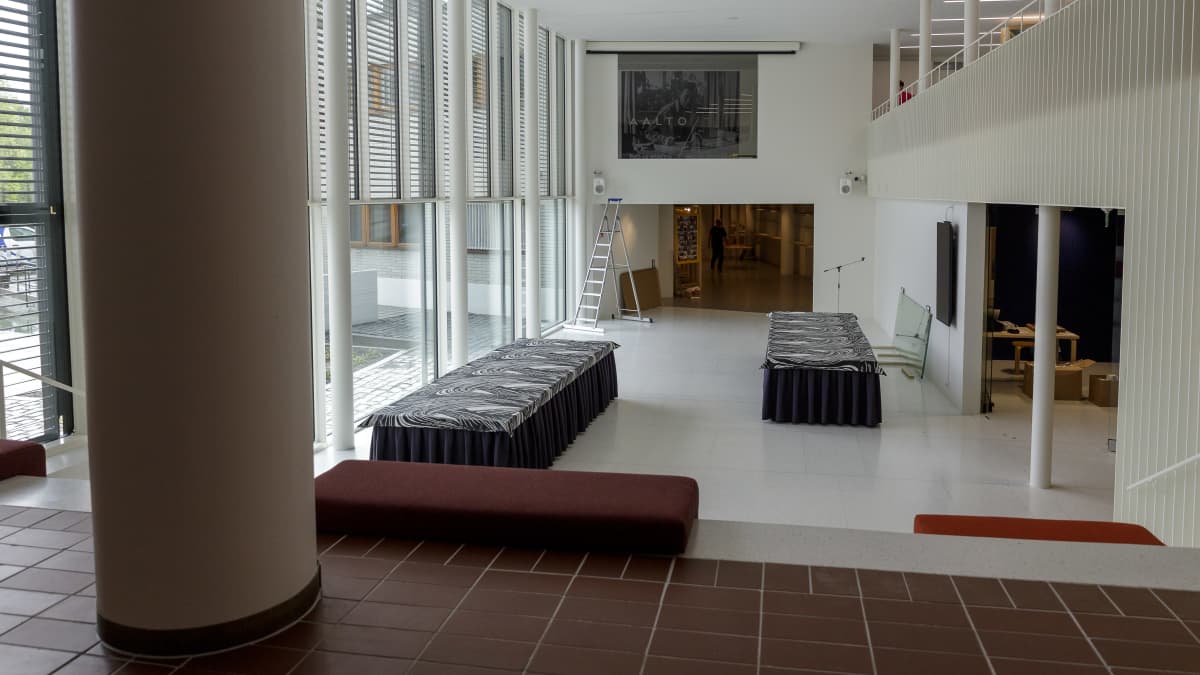 Aalto2-museokeskuksen museoita yhdistävä väliosa sisältäpäin.