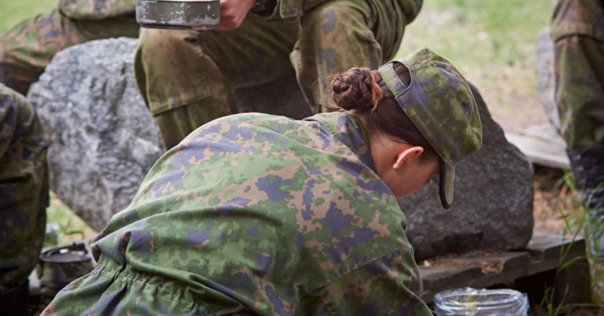 Poll: More than one third want female conscription | Yle