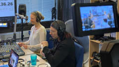 Heriikka Korvenoja ja Jere Virolainen ovat Radio Jauhon studiossa