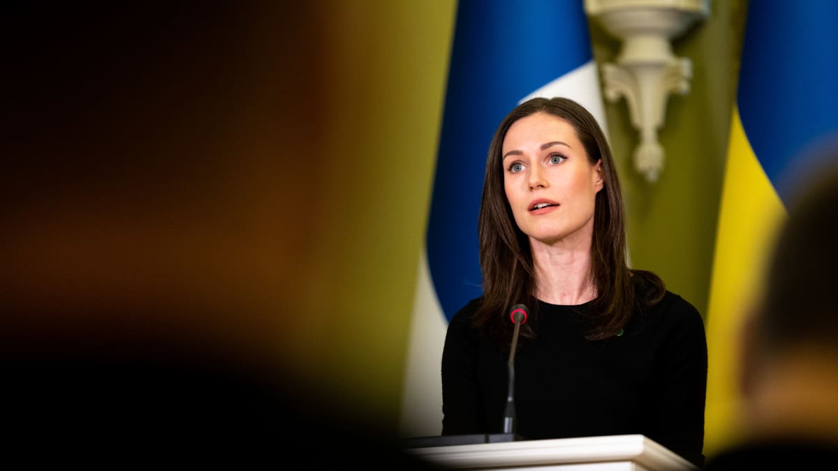 Suomen pääministeri Sanna Marin ja Ukrainan presidentti Volodymyr Zelensky pitivät yhteisen lehdistötilaisuuden Ukrainan presidentin toimistossa Kiovassa.
