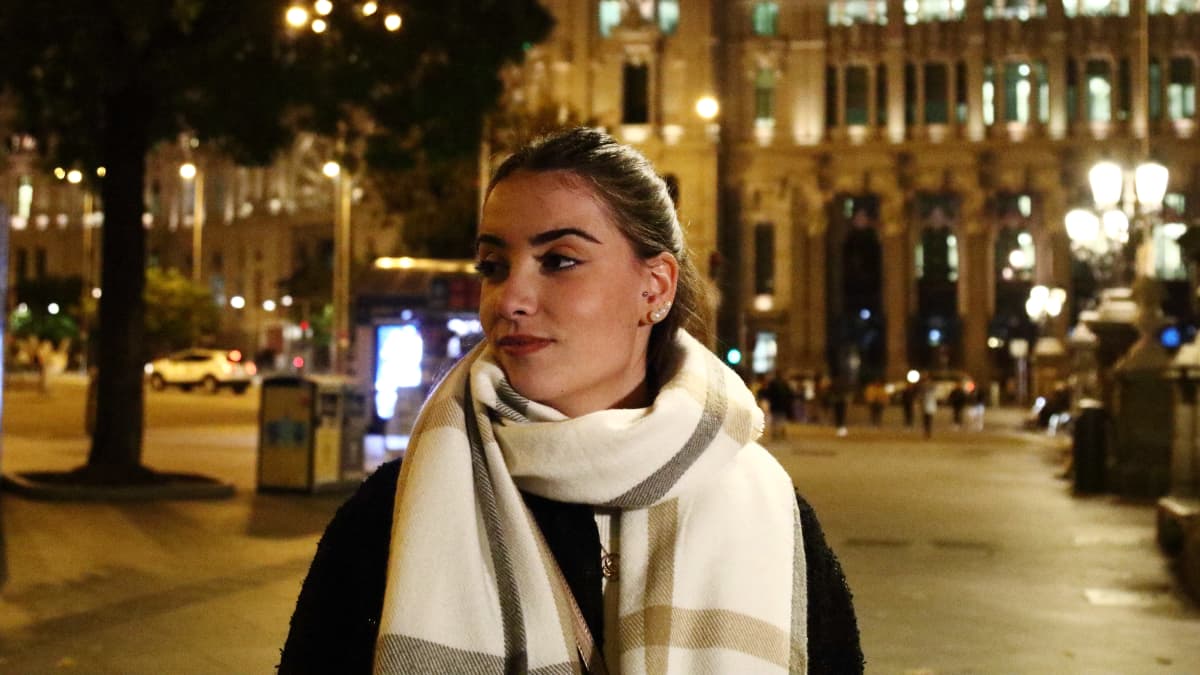 Maria Alvaréz pohtii, että ainakin kaupunkien valaistuksessa voisi yöaikaan säästää.