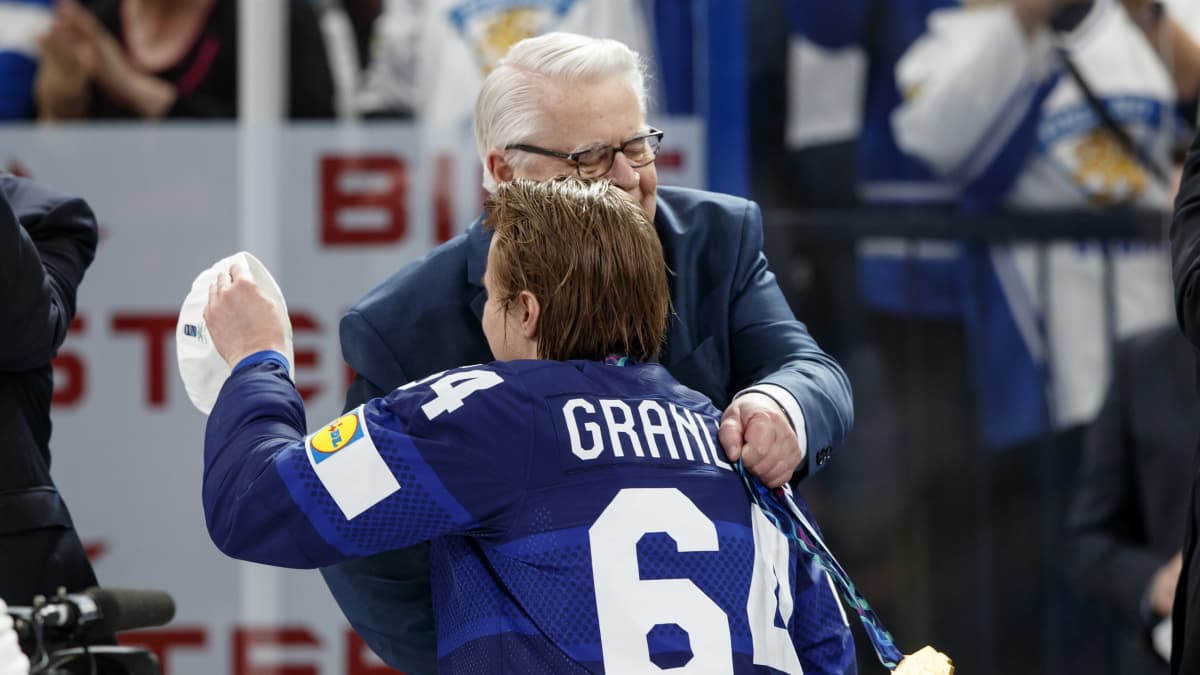 Mikael Granlund sai kultamitalin Kalervo Kummolalta.