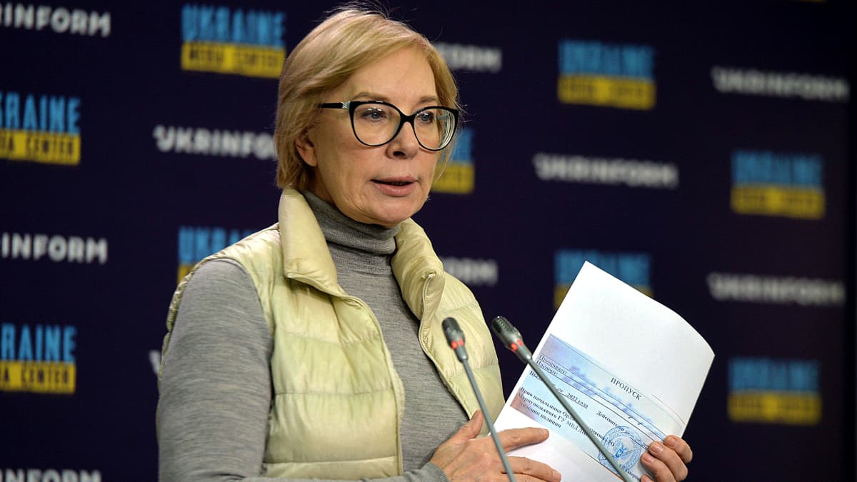 Ukrainan irtisanottu ihmisoikeusvaltuutettu Ljudmila Denisova puhui ihmisoikeusloukkauksista miehitetyillä alueilla tiedotustilaisuudessa 9. toukokuuta.