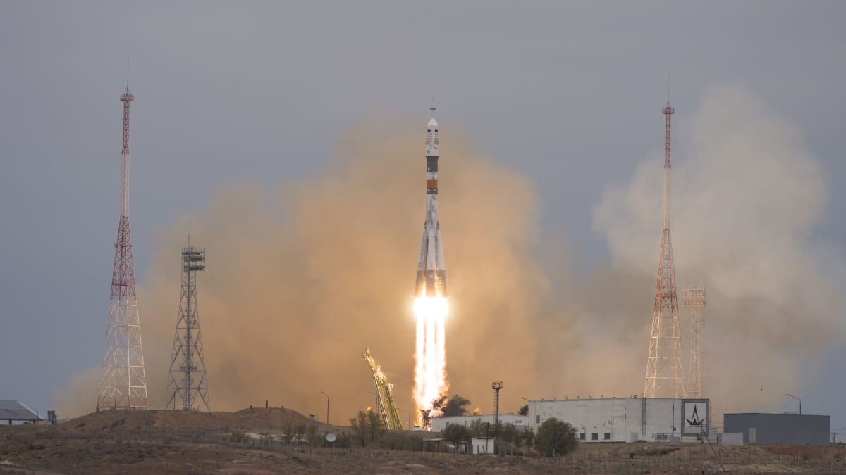 Rysk Sojuzraket skjuts upp från kosmodromen i Baikonur, ryska Roscosmos hemmaplan.