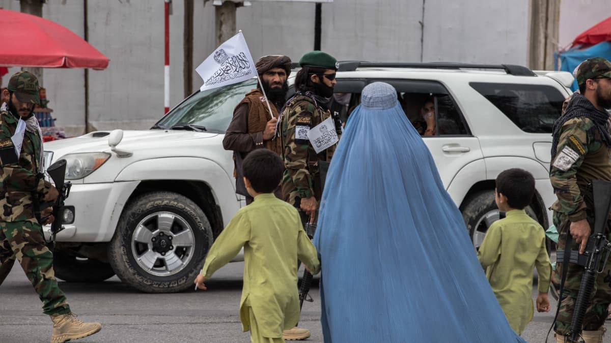 Vuosi hallinnonvaihdoksen ja Talebanin Kabulin valtauksen jälkeen.