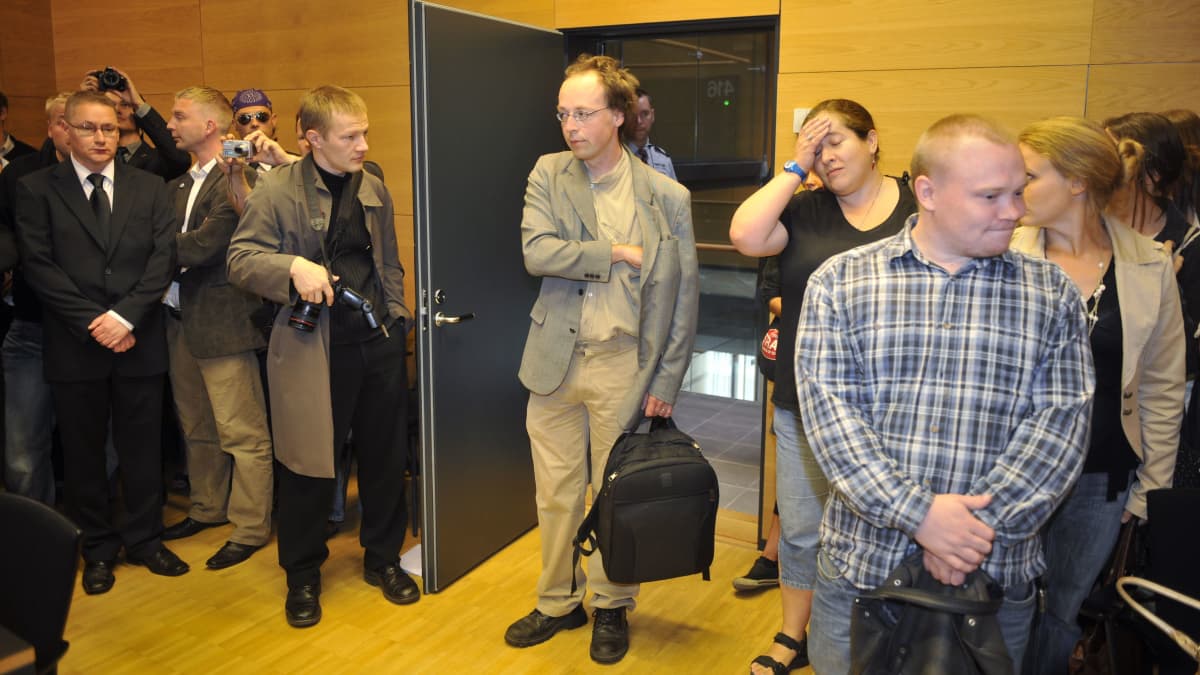 Jussi Halla-aho oikeudenkäynnin alussa Helsingin käräjäoikeudessa 25. elokuuta 2009