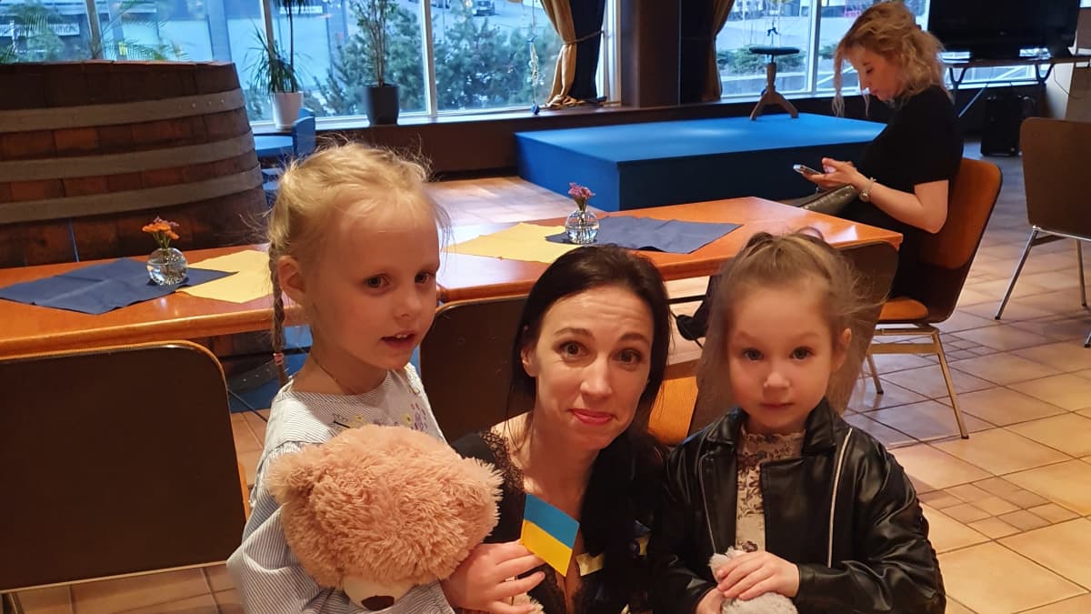 Ukrainalainen nainen ja lapset Tampereella Ukraina Talossa 