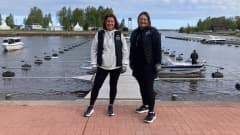Kuvassa myynti- ja tapahtumapäällikkö Niina Palosaari (vas.) ja myyntivastaava Tanja Viitala Vesille-messuilla..