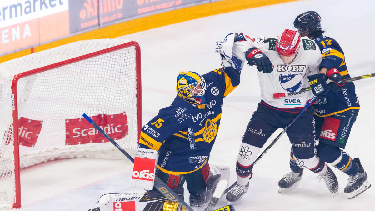 Artem Zagidulin torjui HIFK:n hurjassa rumputulessa peräti 44 kiekkoa. 