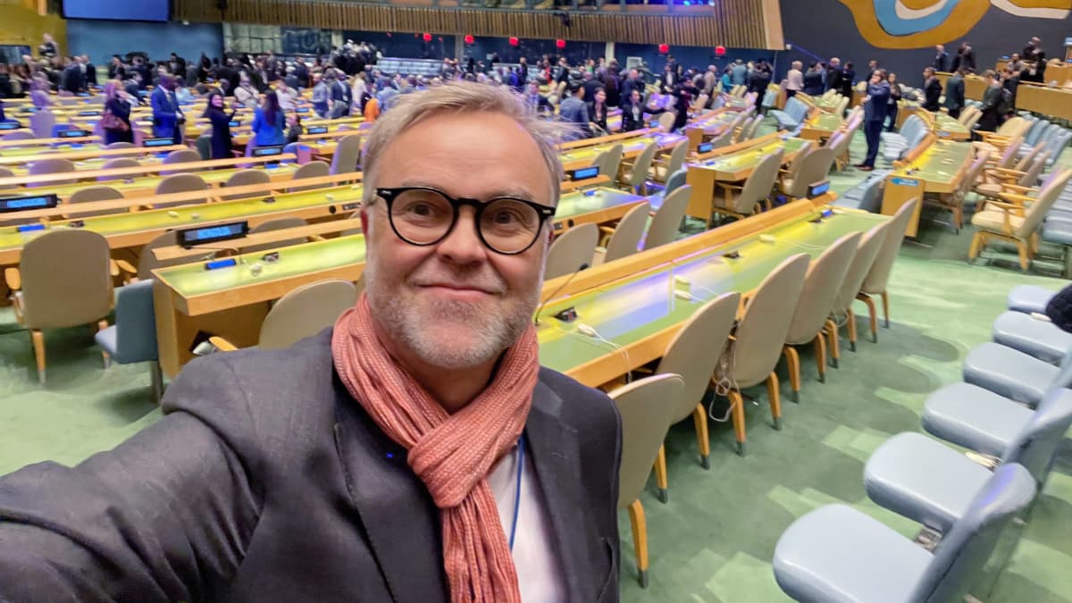 Antti Rautavaara YK:n yleiskokoussalissa.