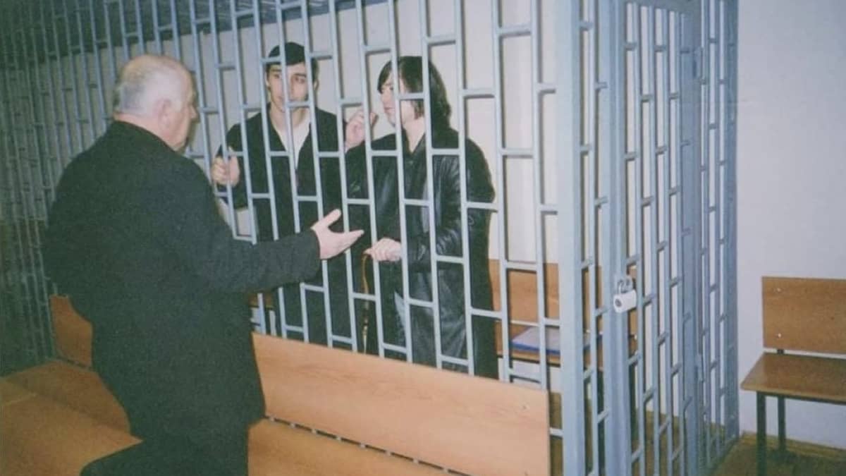 Tšetšeeniaktivisti Musa Lomajev oikeudella 