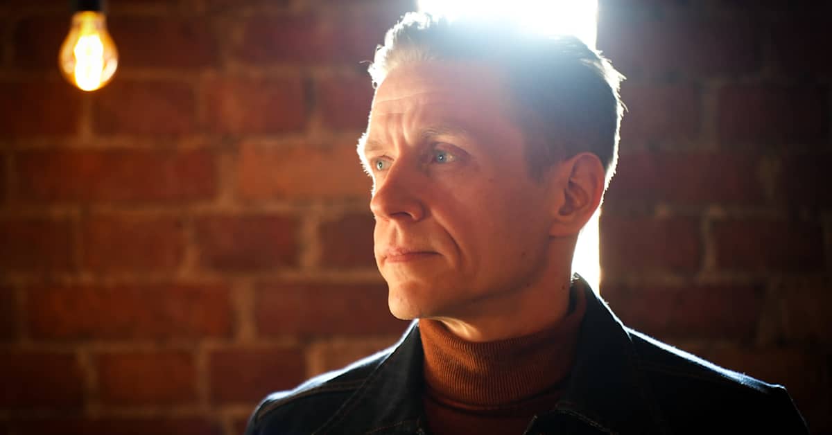 Uusi kirja kertoo, kuinka parikymppiset suomalaismiehet lumoutuivat mustasta magiasta ja mystisestä Setin temppelistä