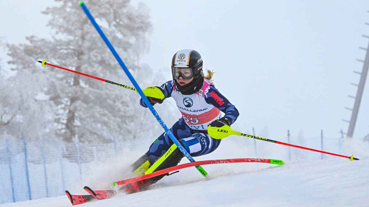 Erika Pykäläinen Levin maailmancupin pujottelussa 19.11.2022.